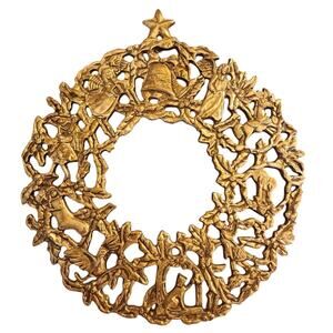 Christmas Wreath Hanging Trivet Metal with some Patina 8.5 Inch Round with Star